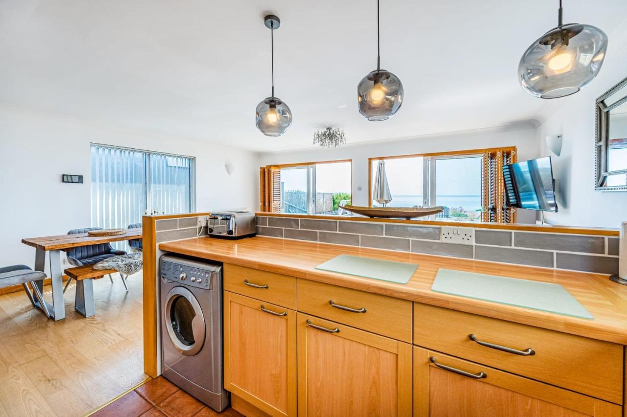 Pebble Paradise Beachfront Family Getaway Певенси Экстерьер фото
