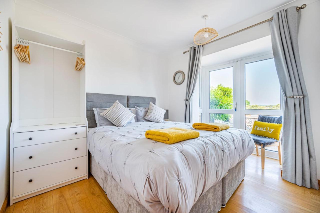 Pebble Paradise Beachfront Family Getaway Певенси Экстерьер фото