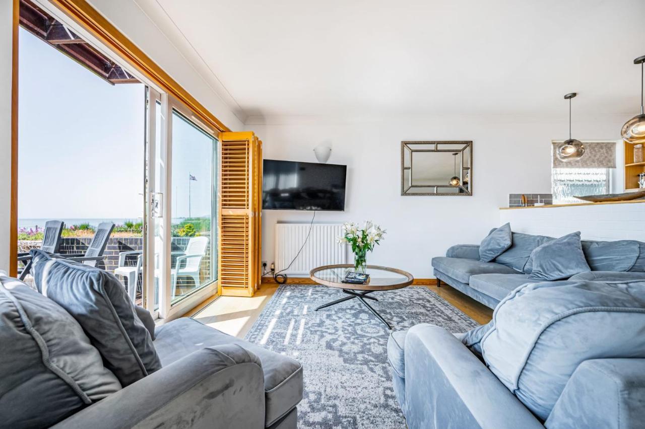 Pebble Paradise Beachfront Family Getaway Певенси Экстерьер фото